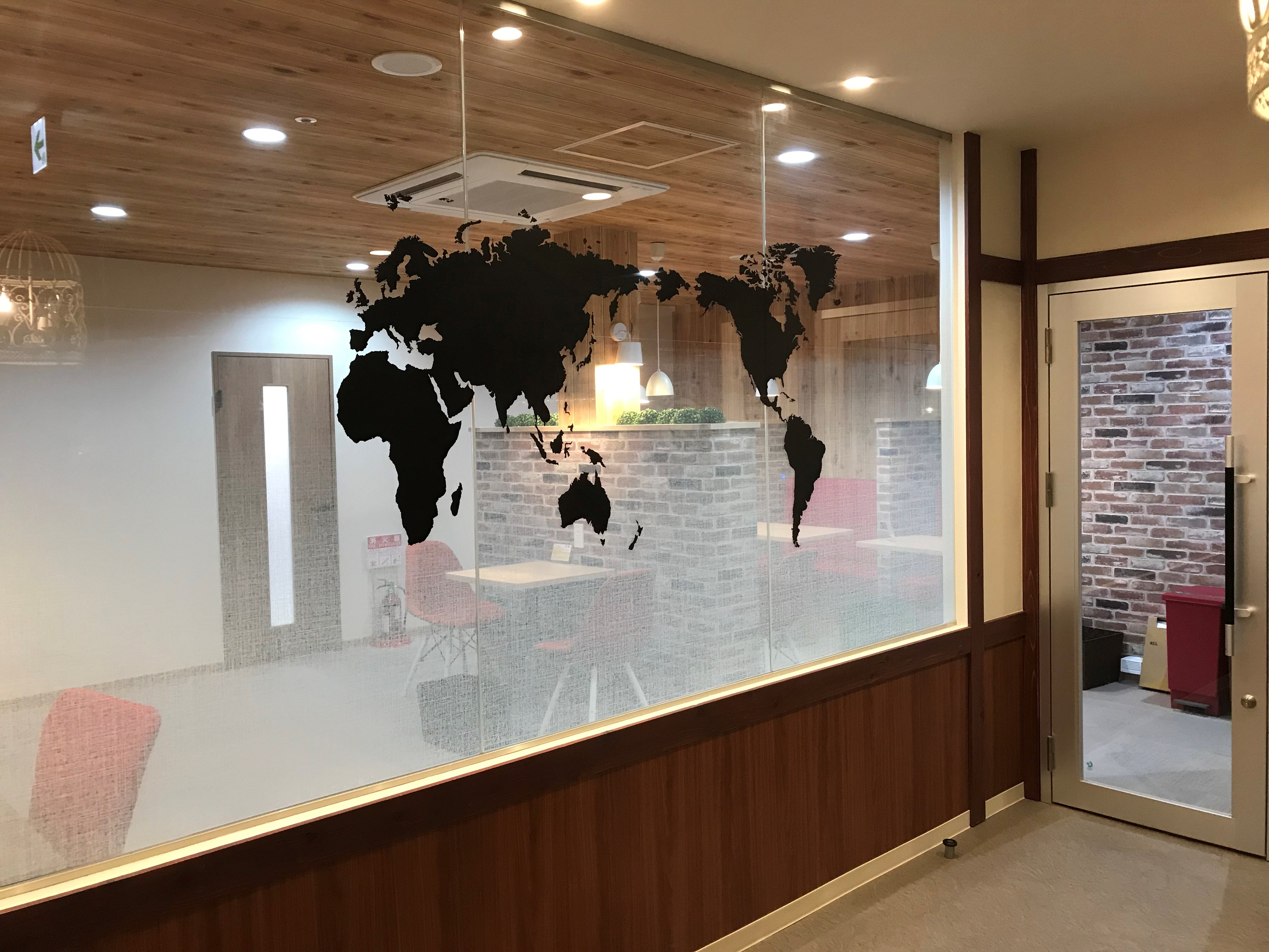 蒲田駅徒歩4分。個室型レンタルオフィス&コワーキングスペース併設
