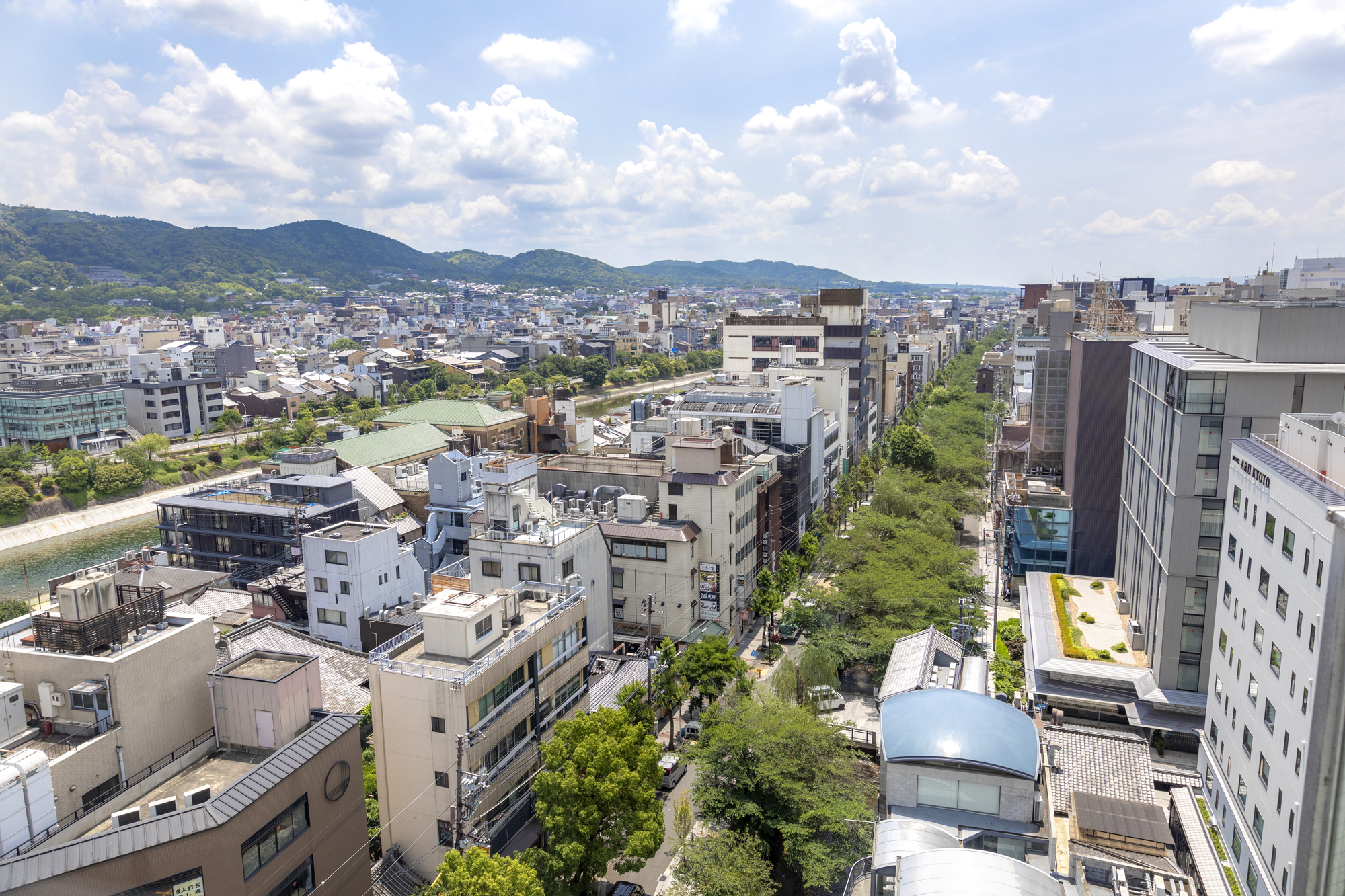 河原町エリアでも代表的な町